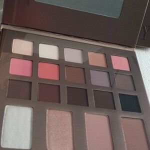 Billy B x Gallany The Essentials Palette NEW